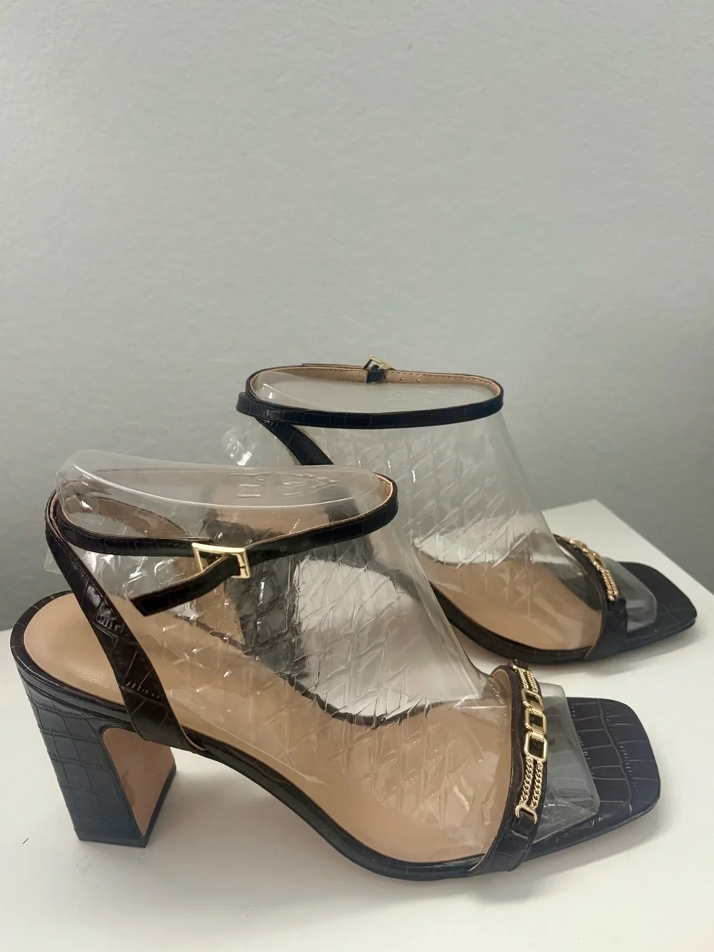 Ann Taylor Buckle Strap Brown Croc Embossed Leather Block Heel Strappy Sandal
